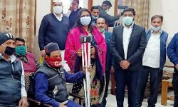 DM ने दिव्यांगों के चेहरे पर लौटाई मुस्कान DM ने दिव्यांगों के चेहरे पर लौटाई मुस्कान