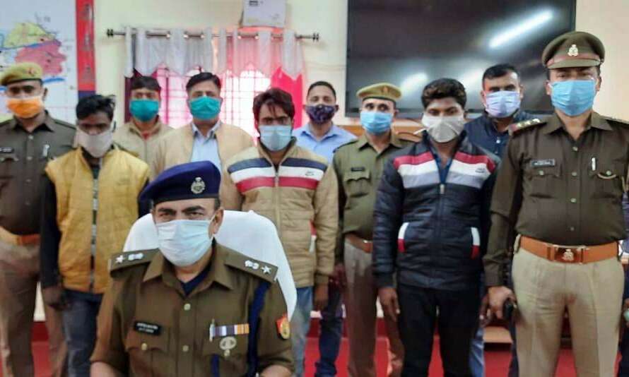 50 लाख की हेरोइन बरामद, तीन तस्कर गिरफ्तार 50 लाख की हेरोइन बरामद, तीन तस्कर गिरफ्तार
