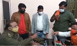 बिना मास्क कटा चालान तो विहिप ने काटा हंगामा बिना मास्क कटा चालान तो विहिप ने काटा हंगामा