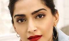 सोनम ने कहा, पापा को नहीं हुआ कोरोना