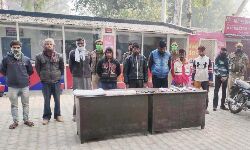 मुठभेड़ में नौ बदमाश गिरफ्तार, दो पुलिसकर्मी घायल मुठभेड़ में नौ बदमाश गिरफ्तार, दो पुलिसकर्मी घायल