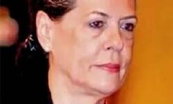 सोनिया पर है सक्षम नेतृत्व देने का दायित्व सोनिया पर है सक्षम नेतृत्व देने का दायित्व