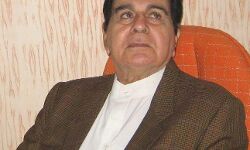 दिलीप कुमार इस साल नहीं मनायेंगे जन्मदिन दिलीप कुमार इस साल नहीं मनायेंगे जन्मदिन