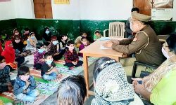 शिक्षक बने थानाध्यक्ष- बचपन की यादें की ताजा शिक्षक बने थानाध्यक्ष- बचपन की यादें की ताजा