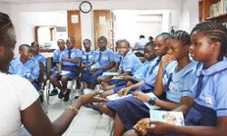 स्कूल पर हमला, करीब 400 बच्चों का अपहरण