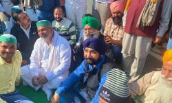किसानों को समर्थन देने दिल्ली पहुंचा सिख समाज