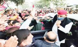 भाजपा सरकारों की गलत नीतियों का खामियाजा भुगत रहा है हर वर्ग: सपा अध्यक्ष भाजपा सरकारों की गलत नीतियों का खामियाजा भुगत रहा है हर वर्ग: सपा अध्यक्ष