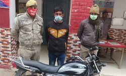 चोरी की बाईक के साथ आरोपी गिरफ्तार
