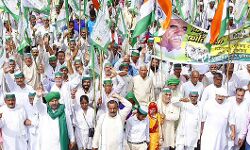 किसानों का आंदोलन तेज- CM ने भी की भूख हड़ताल की घोषणा किसानों का आंदोलन तेज- CM ने भी की भूख हड़ताल की घोषणा