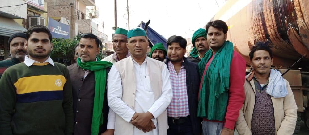 भाकियू कार्यकर्ताओं ने सरकार के विरुद्ध जमकर की नारेबाजी भाकियू कार्यकर्ताओं ने सरकार के विरुद्ध जमकर की नारेबाजी