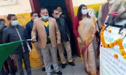 जिलाधिकारी ने फसल वाहनों को दिखाई हरी झंड़ी