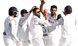 धारदार गेंदबाजी के दम पर भारत ने ऑस्ट्रेलिया को 191 पर समेटा