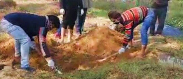 मां की शिकायत पर छ माह बाद पुलिस ने कब्र से निकलवाया शव