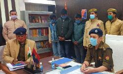 पुलिस ने किये तीन लुटेरे गिरफ्तार पुलिस ने किये तीन लुटेरे गिरफ्तार