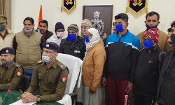 6 वाहन चोर गिरफ्तार चोरी की सात गाड़ी बरामद 6 वाहन चोर गिरफ्तार चोरी की सात गाड़ी बरामद