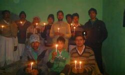 हिंसा में मारे गये लोगों की आत्मा की शांति के लिए की प्रार्थना