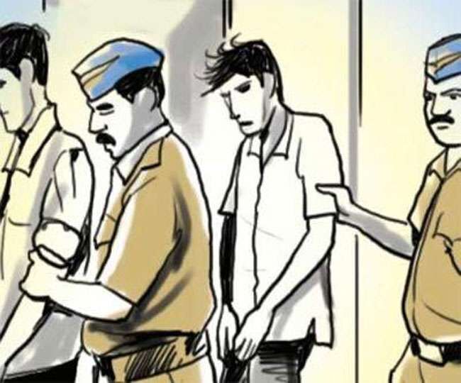 नाबालिग से दुष्कर्म के दो आरोपी गिरफ्तार नाबालिग से दुष्कर्म के दो आरोपी गिरफ्तार