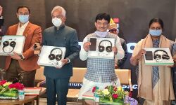 मंत्री कपिल देव ने स्वदेशी स्मार्टफोन इनब्लाॅक किया लांच मंत्री कपिल देव ने स्वदेशी स्मार्टफोन इनब्लाॅक किया लांच