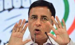 किसानों की मांग पूरी कर तीनों कृषि कानून वापस ले सरकार: सुरजेवाला किसानों की मांग पूरी कर तीनों कृषि कानून वापस ले सरकार: सुरजेवाला