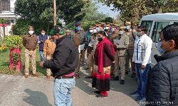 पुलिस ने की कुख्यात बदमाश की करोडों की संपत्ति जब्त पुलिस ने की कुख्यात बदमाश की करोडों की संपत्ति जब्त