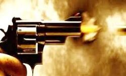 पंचायत के मुखिया पर बरसाई ताबड़तोड़ गोलियां पंचायत के मुखिया पर बरसाई ताबड़तोड़ गोलियां