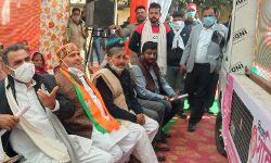 किसानों की समस्याओं का जल्द समाधान करना चाहती है सरकार- बालियान किसानों की समस्याओं का जल्द समाधान करना चाहती है सरकार- बालियान