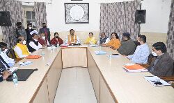 किसानों से खरीदें अधिक से अधिक धान- डिप्टी सीएम किसानों से खरीदें अधिक से अधिक धान- डिप्टी सीएम