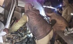 कार टैंकर से टकराई, ससुर दामाद की मौत कार टैंकर से टकराई, ससुर दामाद की मौत