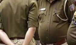 बदमाशों ने पुलिस वर्दी में व्यापारी से लूटे साढ़े 18 लाख