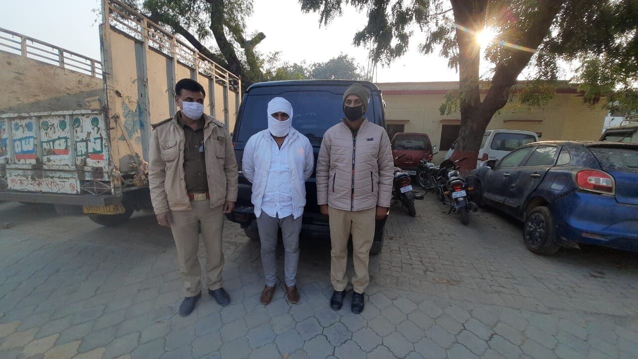 चोरी की स्कार्पियो के साथ आरोपी गिरफ्तार चोरी की स्कार्पियो के साथ आरोपी गिरफ्तार