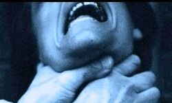 घर के चिराग ने दबा डाला जन्मदाता का गला