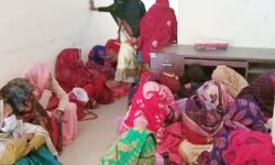 सपा नेता के अवैध नर्सिंग होम पर छापा, 40 आशा वर्कर गिरफ्तार