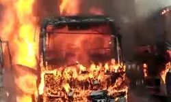 पांच बस जलकर हुई खाक पांच बस जलकर हुई खाक