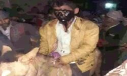 मुंह काला कर गधे पर बैठाकर पूरे गांव में घुमाया, जाने पूरा मामला