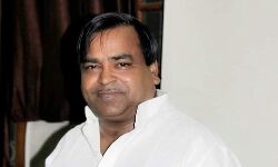 गायत्री प्रजापति के पास आय से 6 गुना ज्यादा संपत्ति गायत्री प्रजापति के पास आय से 6 गुना ज्यादा संपत्ति