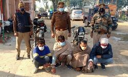 चोरी की बाईकों के साथ चार पशु चोर गिरफ्तार
