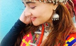 रश्मि ने खिलखिलाते हुए 2020 को कहा अलविदा रश्मि ने खिलखिलाते हुए 2020 को कहा अलविदा