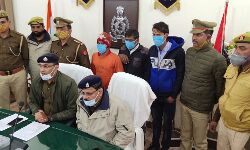 मौत का सामान बनाते तीन गिरफ्तार