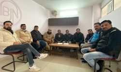 दवा कारोबारियों ने मनाया जीत का जश्न दवा कारोबारियों ने मनाया जीत का जश्न