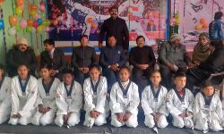 कैप्टन राहुल कुशवाह ने R 2 F ताइक्वांडो एकेडमी एंड फिटनेस सेंटर का किया शुभारंभ कैप्टन राहुल कुशवाह ने R 2 F ताइक्वांडो एकेडमी एंड फिटनेस सेंटर का किया शुभारंभ