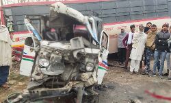 बस-मैजिक भिडंत में चालक की मौत, आधा दर्जन घायल