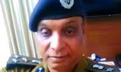 फरार हुए DIG पर 50 हजार का इनाम फरार हुए DIG पर 50 हजार का इनाम