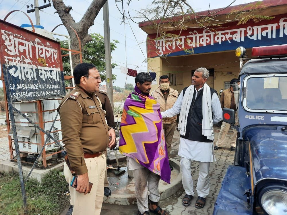 पुलिस ने नहर में कूदकर बचाई कैंसर पीडित की जान पुलिस ने नहर में कूदकर बचाई कैंसर पीडित की जान