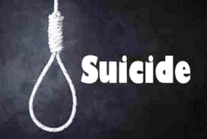 बेटियों को मारकर मां ने की खुदकुशी बेटियों को मारकर मां ने की खुदकुशी