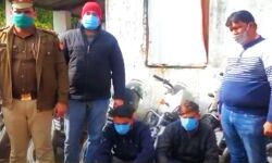 चोरी के वाहनों के जखीरे के साथ दो गिरफ्तार चोरी के वाहनों के जखीरे के साथ दो गिरफ्तार