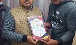 सुभाष चौहान को मिला कोरोना योद्धा सम्मान सुभाष चौहान को मिला कोरोना योद्धा सम्मान