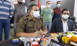 धोखाधड़ी कर वाहन बेचने वाले शातिर गिरोह का भंडाफोड़ धोखाधड़ी कर वाहन बेचने वाले शातिर गिरोह का भंडाफोड़