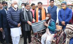 साधनहीन लोगों की मदद करना पुण्य का कार्यः डिप्टी CM साधनहीन लोगों की मदद करना पुण्य का कार्यः डिप्टी CM