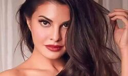 जैकलीन फर्नांडिस बचपन में भी थी CUTE