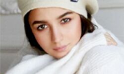 बिल्ली की मौत से दुखी: आलिया भट्ट बिल्ली की मौत से दुखी: आलिया भट्ट